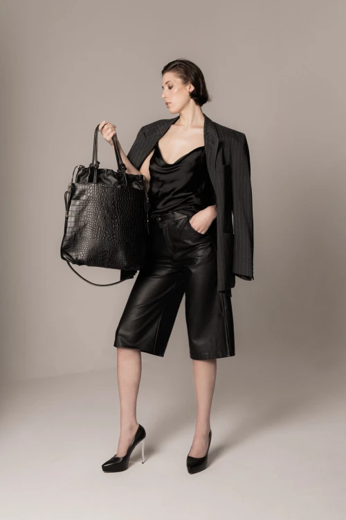 BUSINESS SHOPPER Black