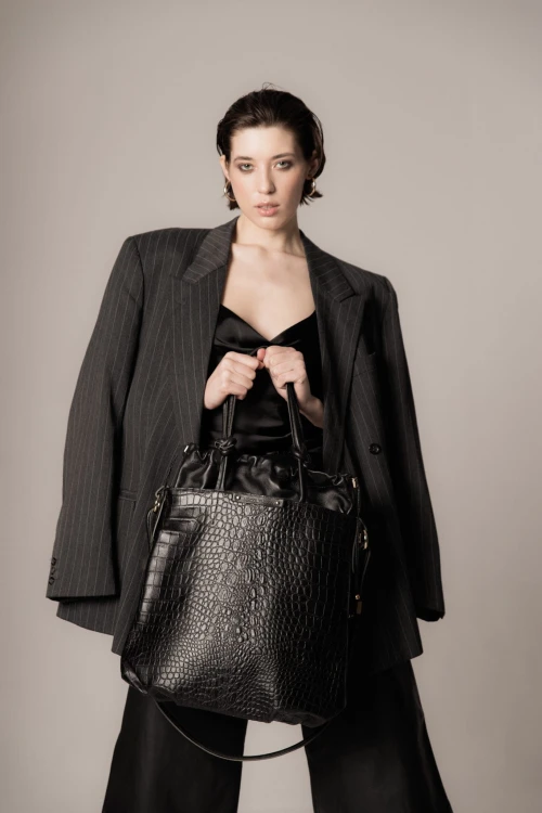 BUSINESS SHOPPER Black