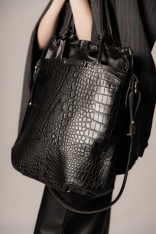 BUSINESS SHOPPER Black